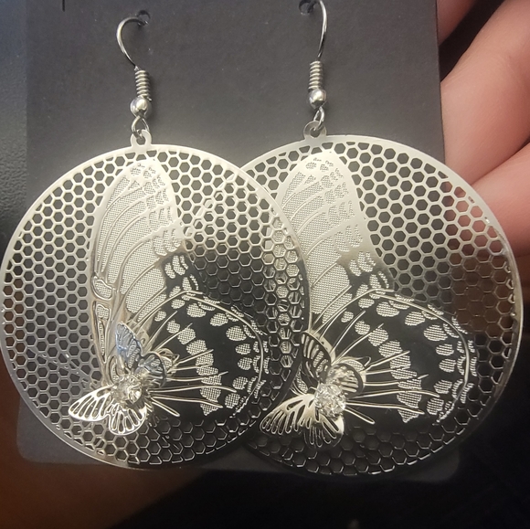 COPY - COPY - Beautiful Butterfly Dangle Earrings - Picture 1 of 3